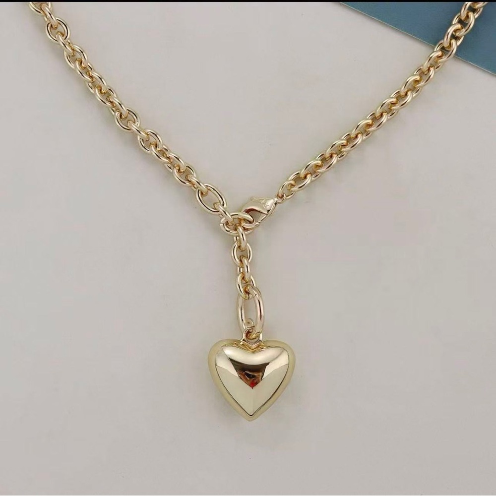Roxanne Assoulin The Mini Puffy Heart Necklace Gold chain gold pendant - Picture 2 of 3